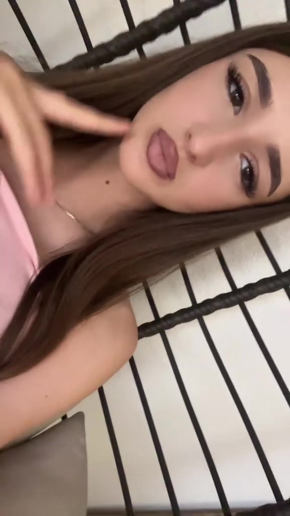 @ℰ