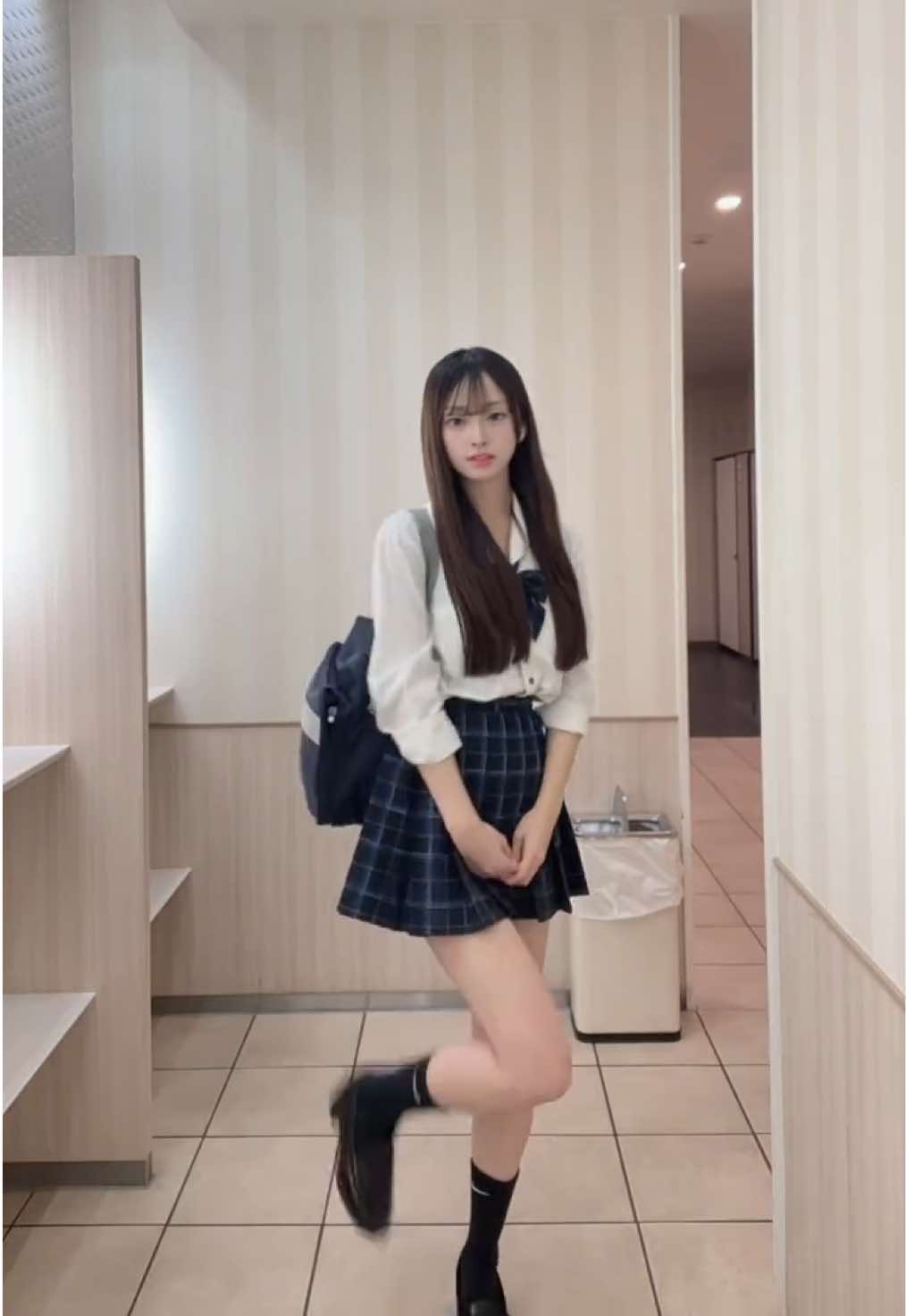@胡晴