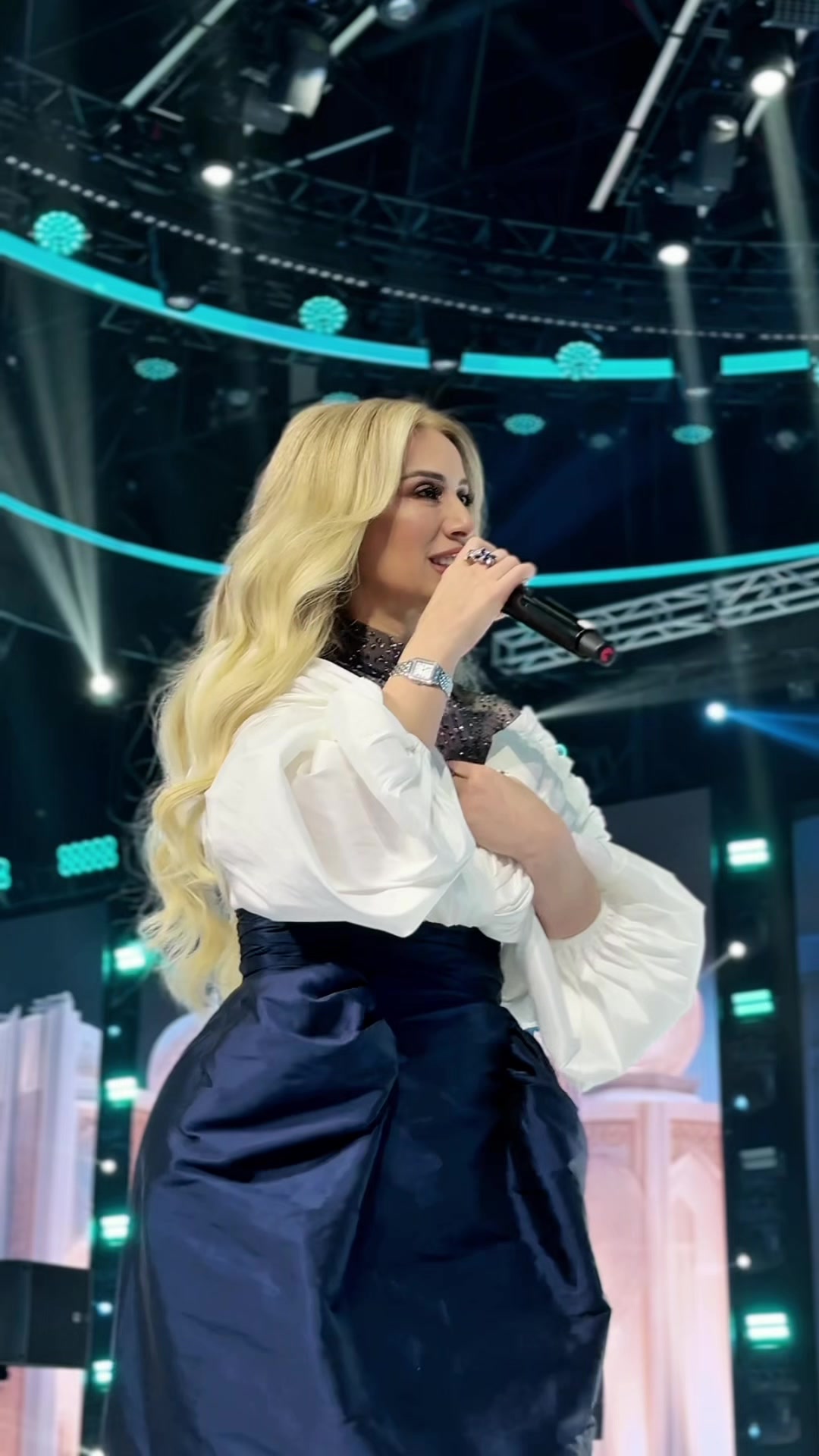 @Roza Zərgərli