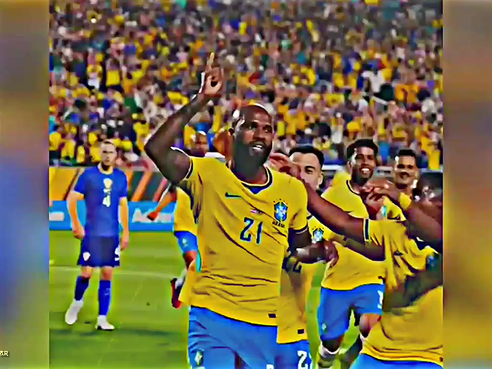 @⚡ⁱᵗᶻᴍᴇ々𝐃𝐄ꪶ𝐖ꫝ𝐑_🔥⚽