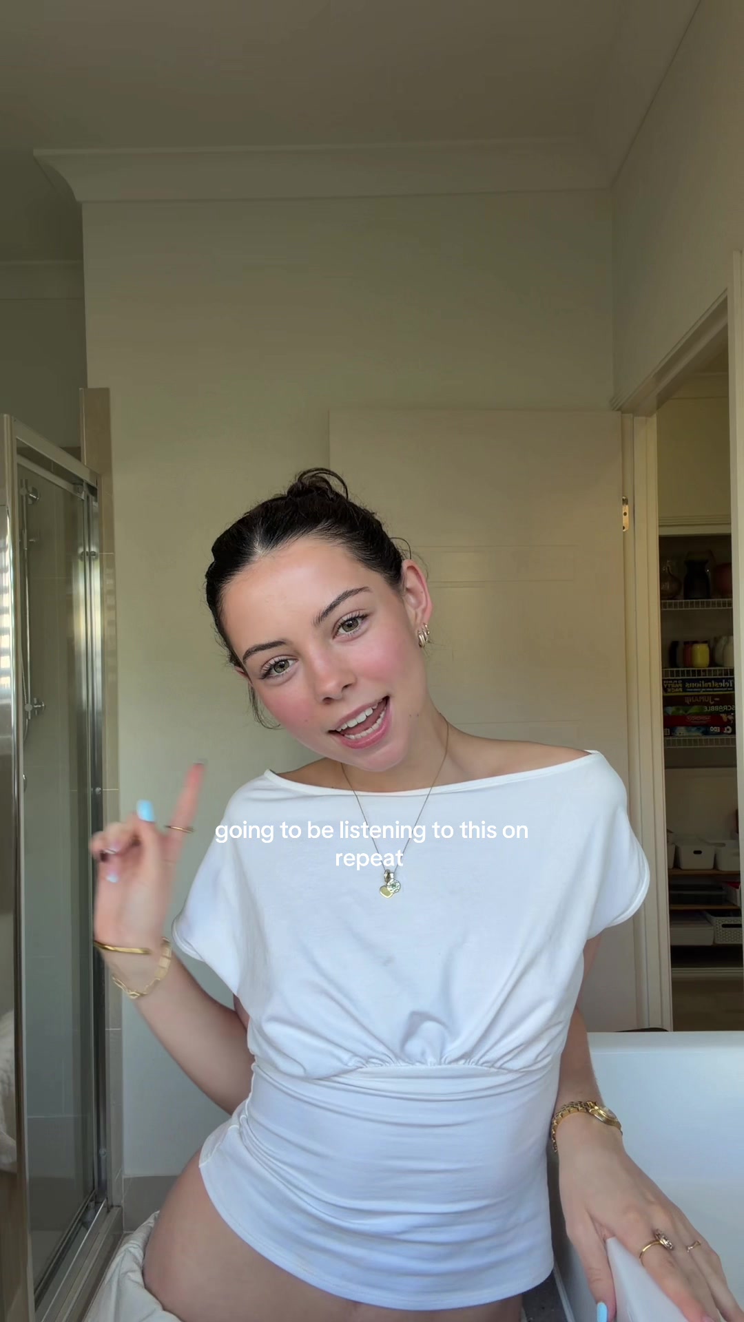 @Ava