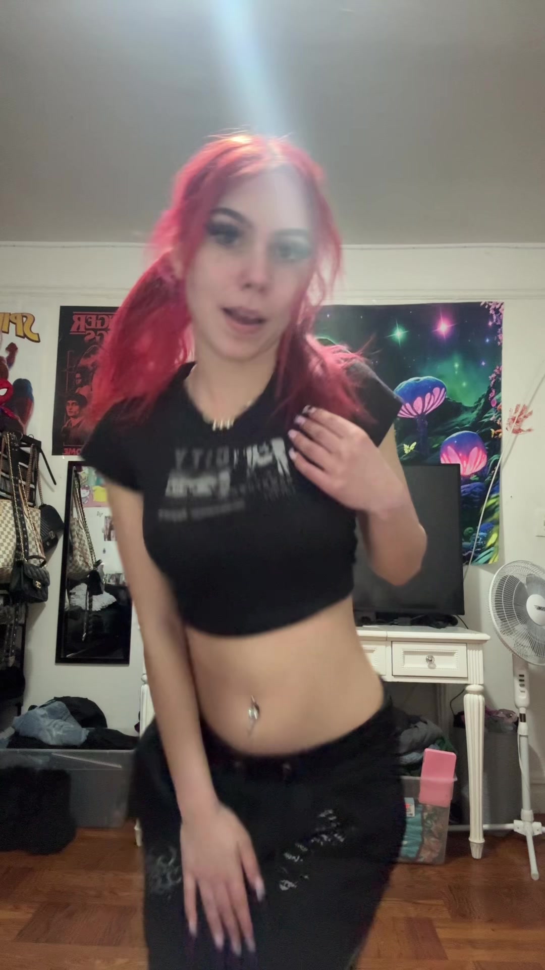 @qh0st1n