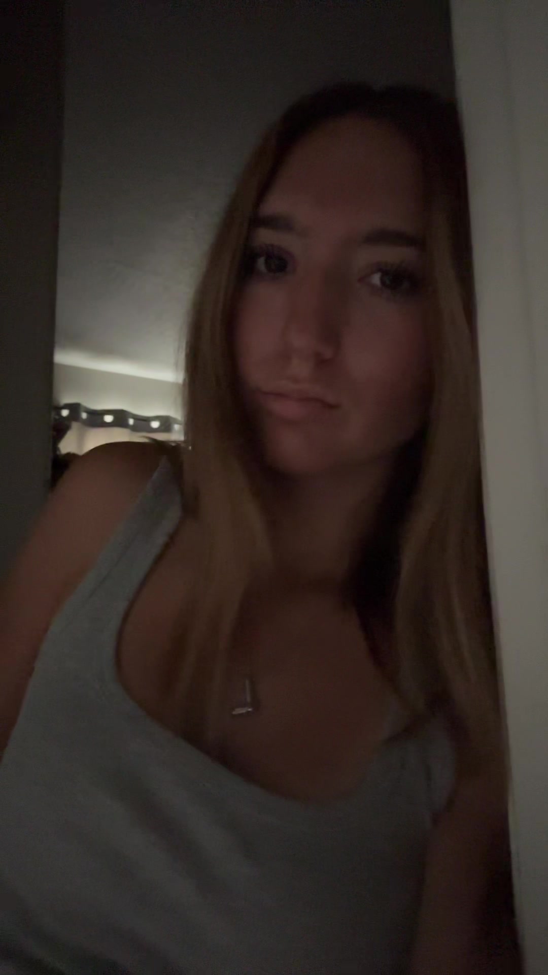 @️
