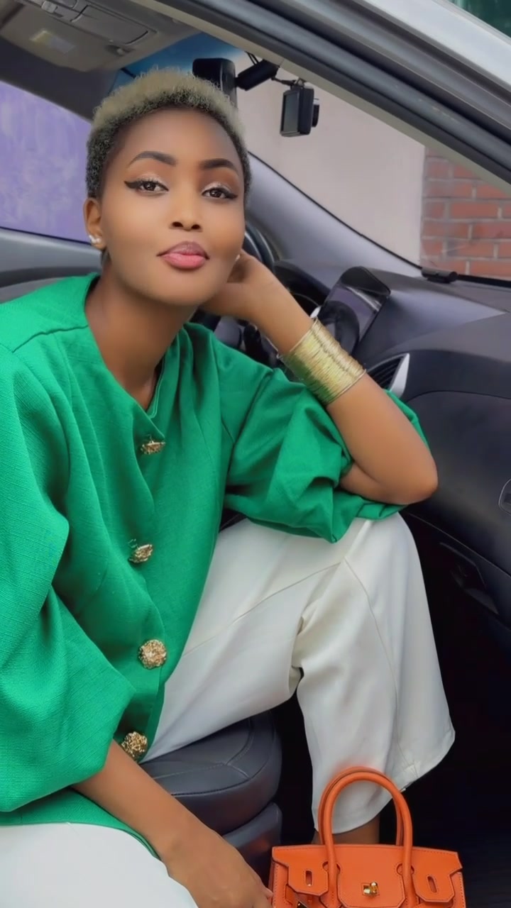 @GIHOZO👑Miss independent 2017
