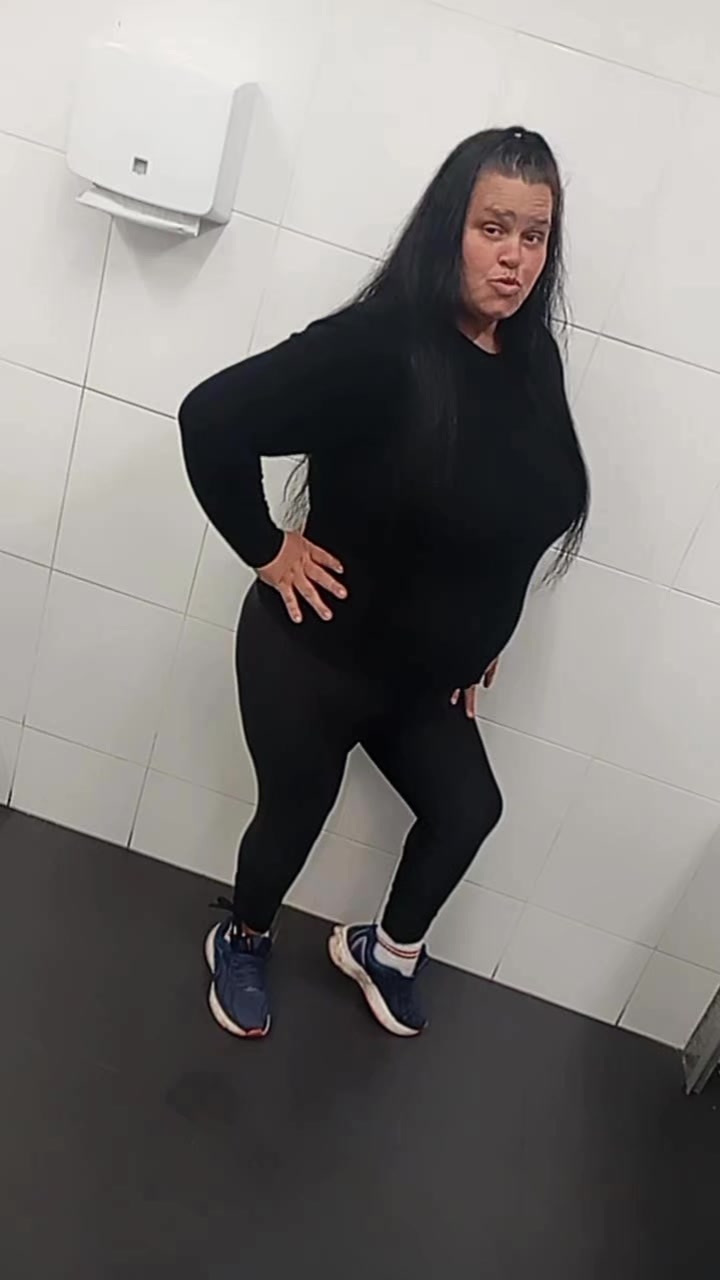 @Adriana