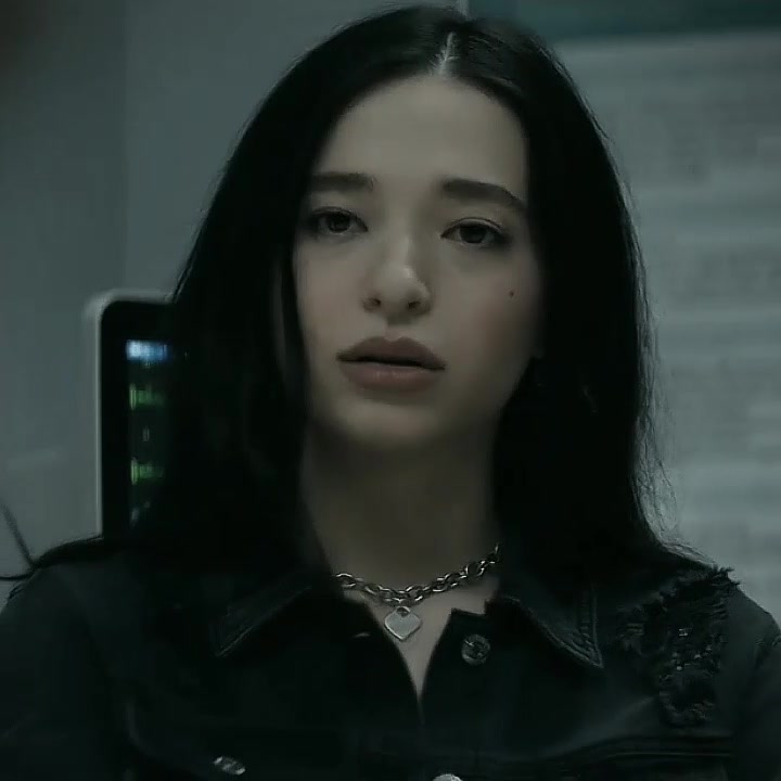 @♱