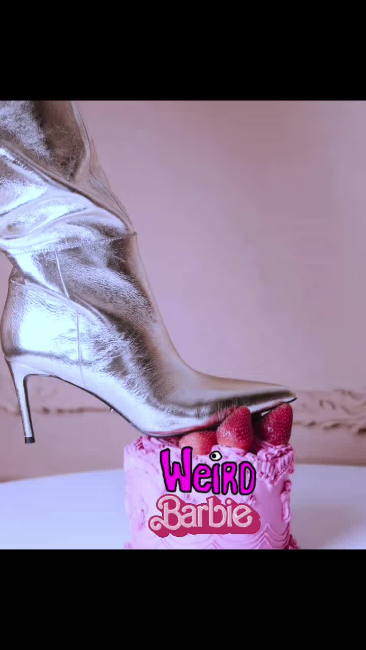 @WeiRd BarBiE