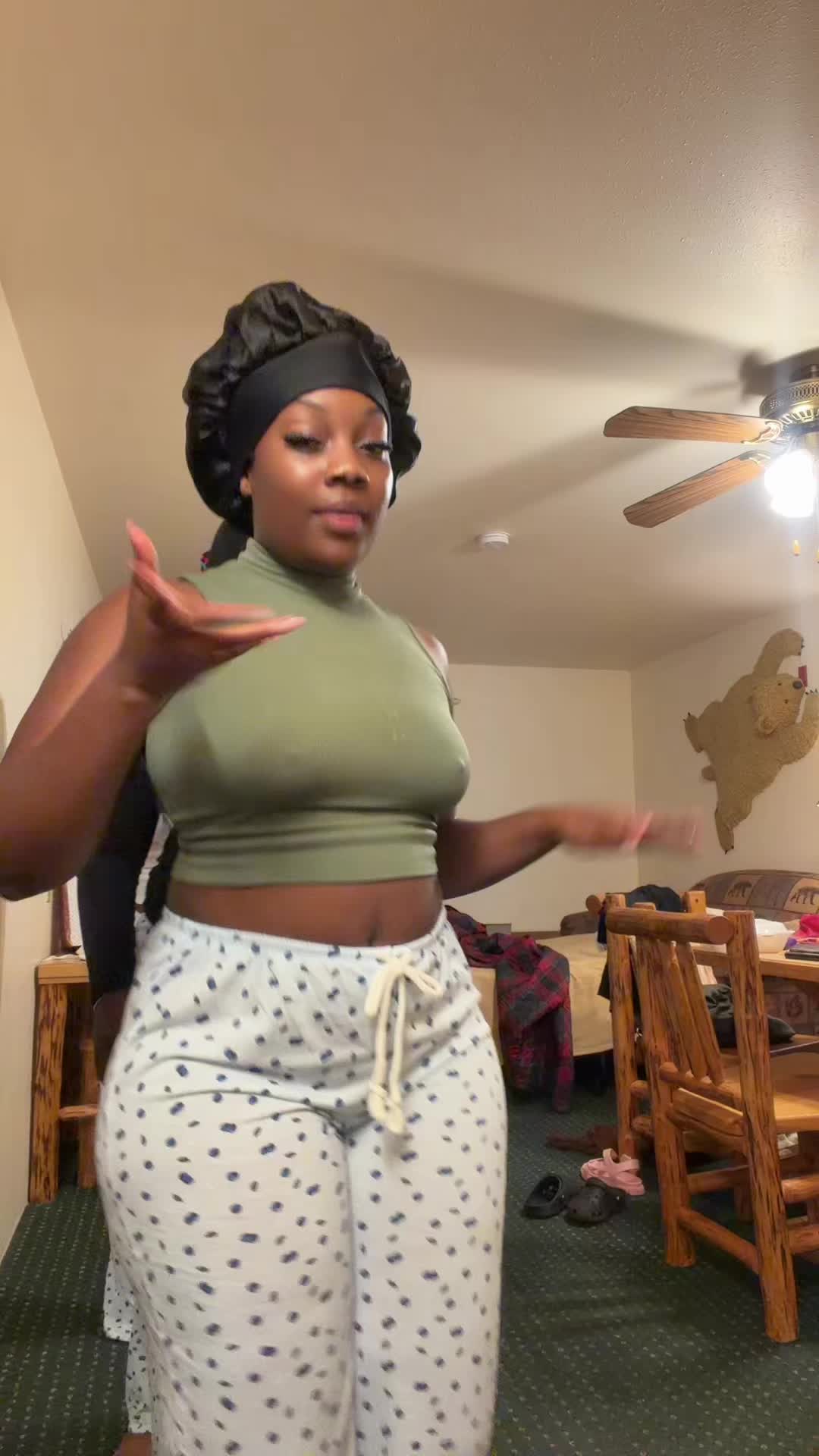 @TheyluvvEmeline