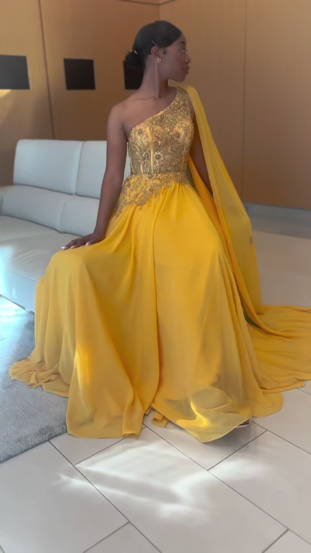 @LadyStrutGowns
