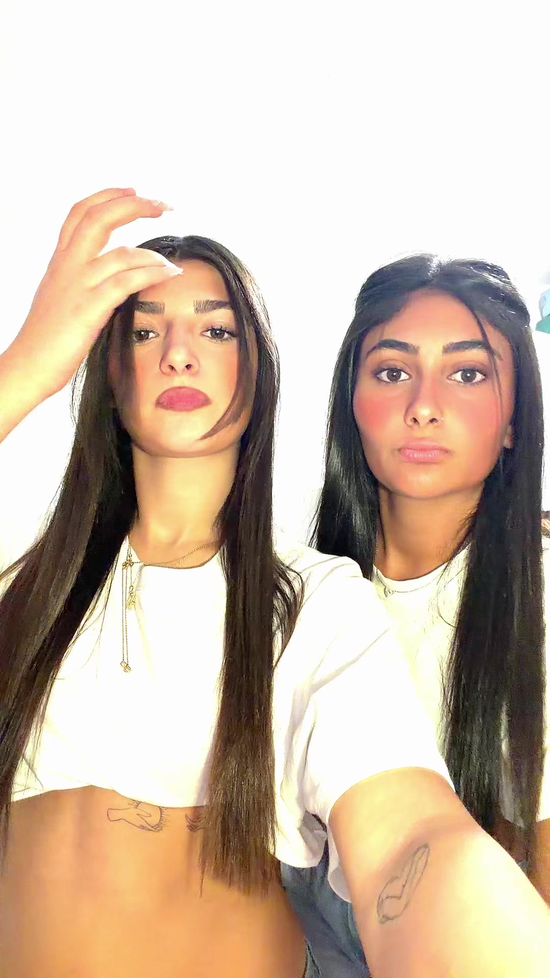 @Leahshamai