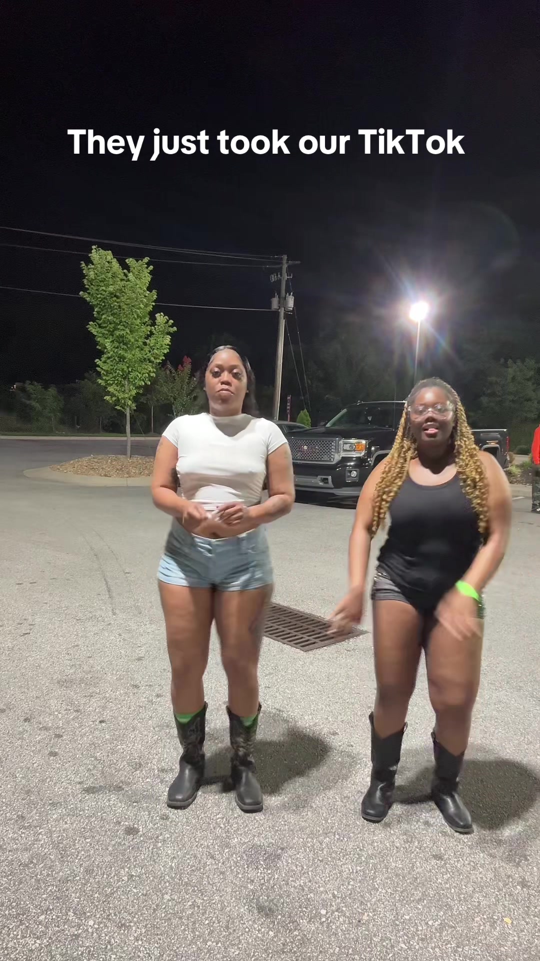 @Ghettotwins_