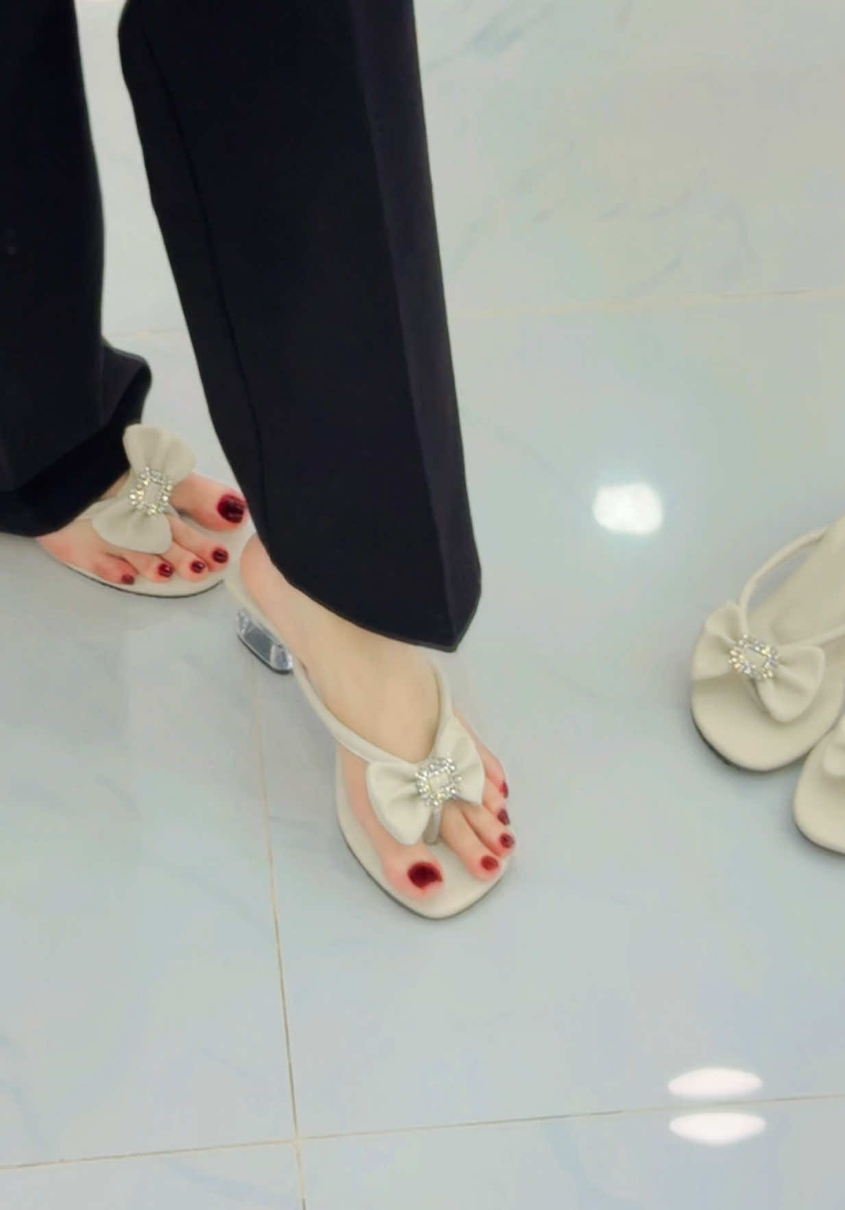 @Cherry Shoe Store