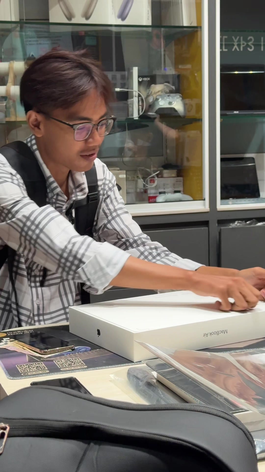 @Beckie Deal Computer បេកគីឌៀល