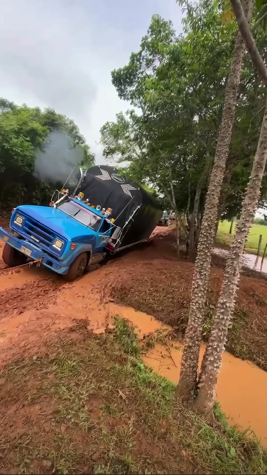 @Trocheros Trucks