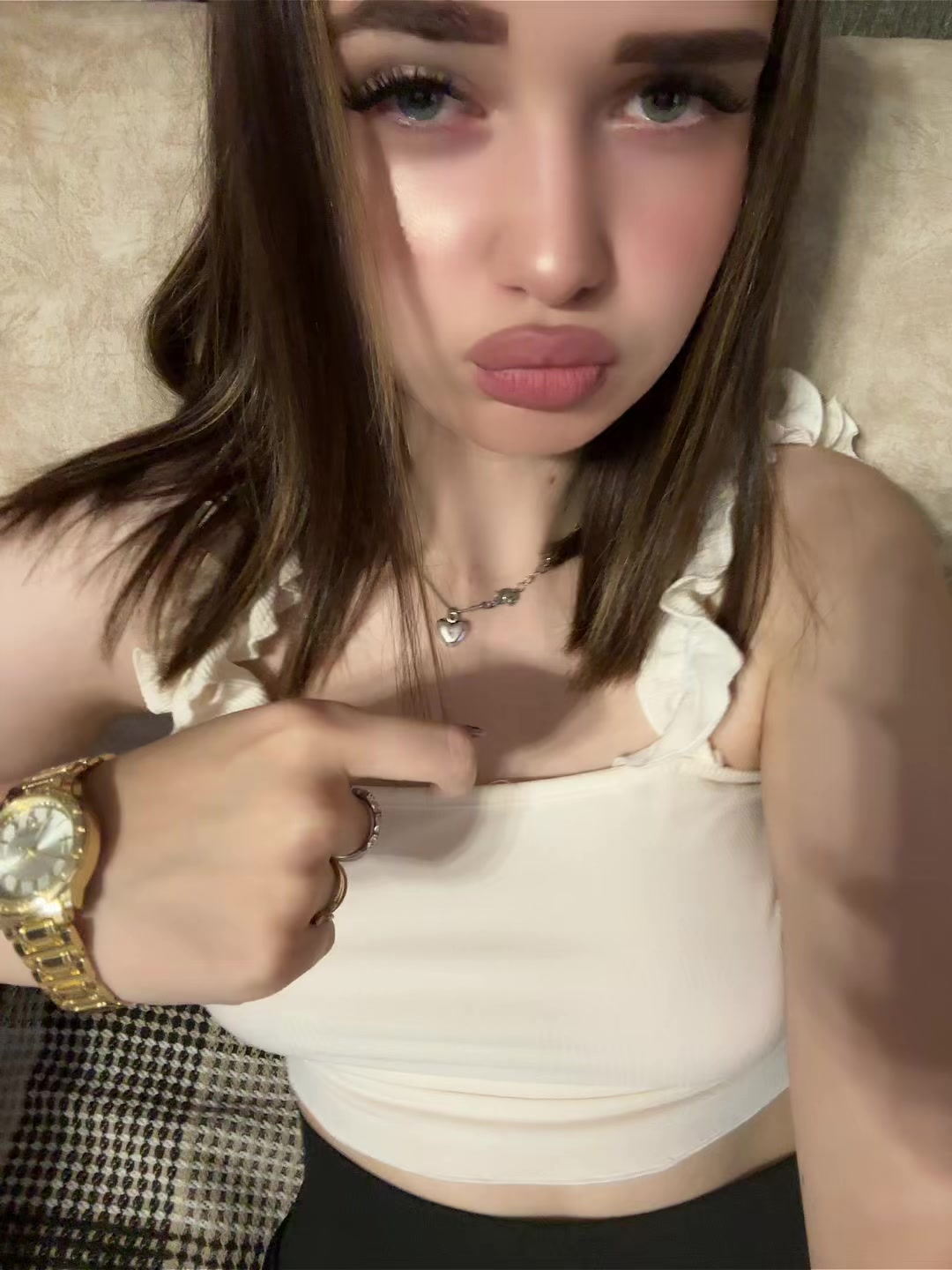 @👅