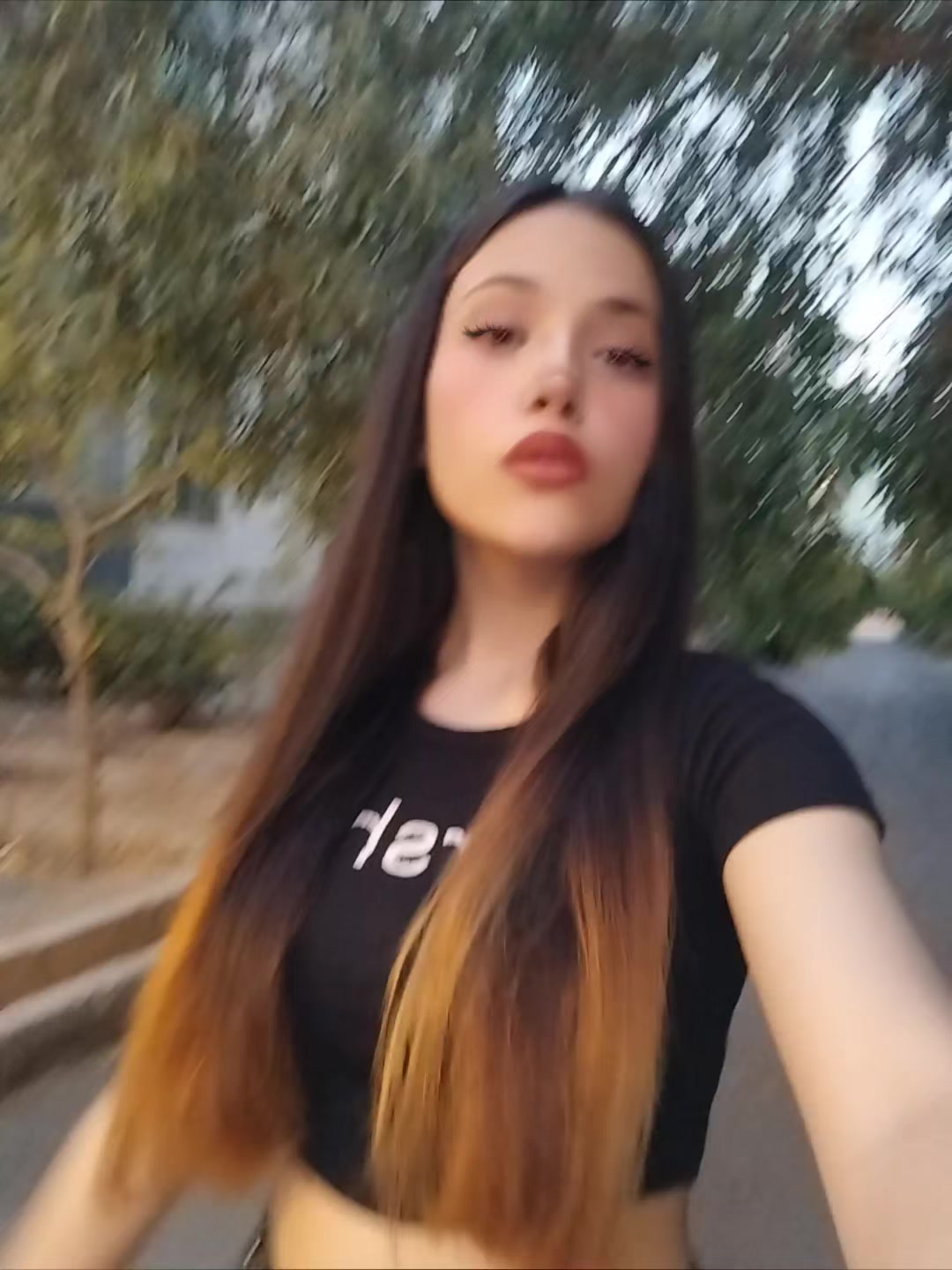 @e1naaazz