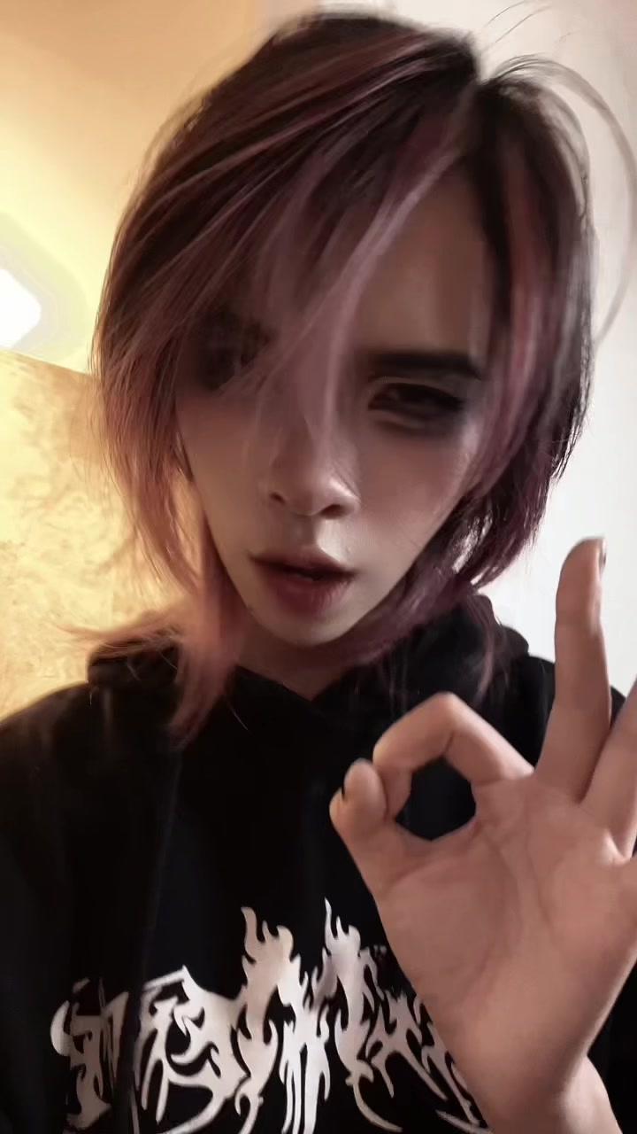 @☣︎「 CΔLX 」☣︎