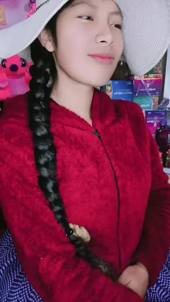 @♥️🦋tú cholita Elvira 🦋♥️
