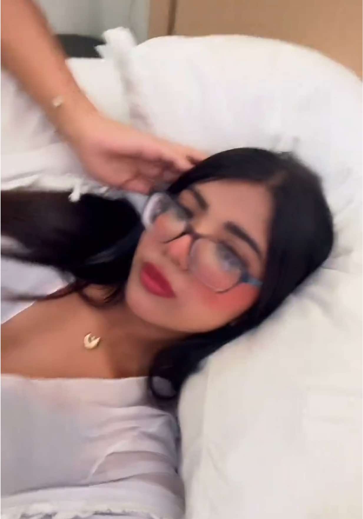 @Yvls
