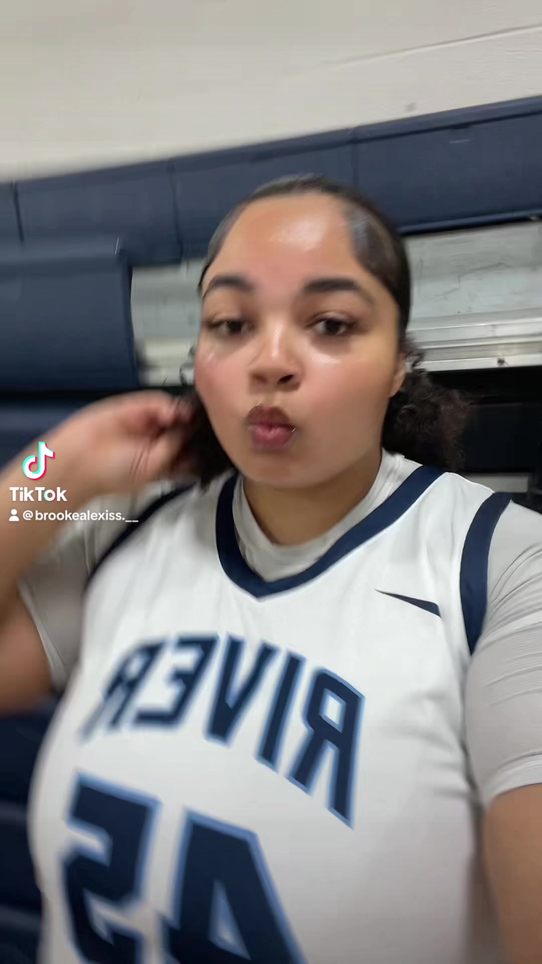 @brookealexiss.__
