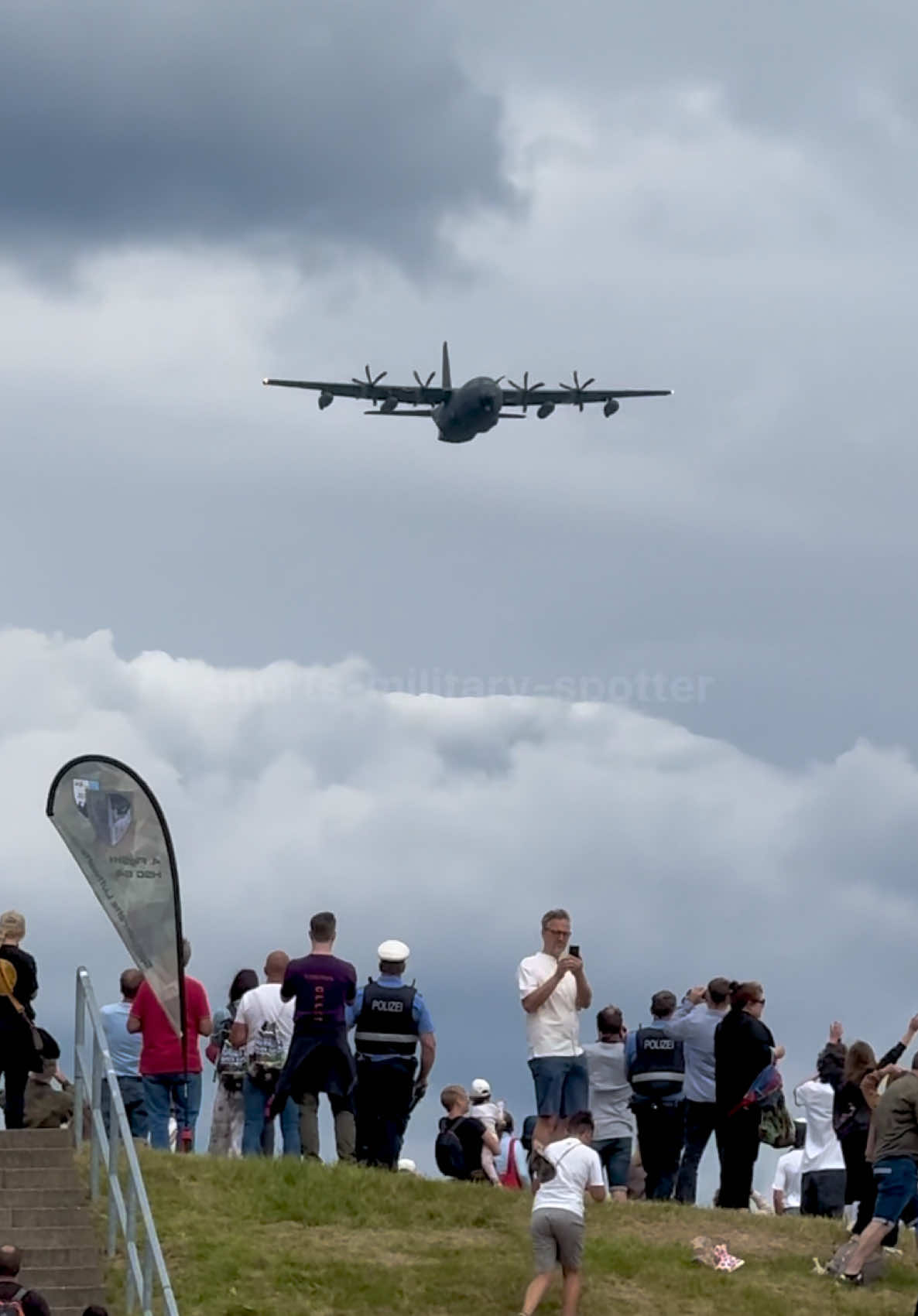 @shorts-military-spotter