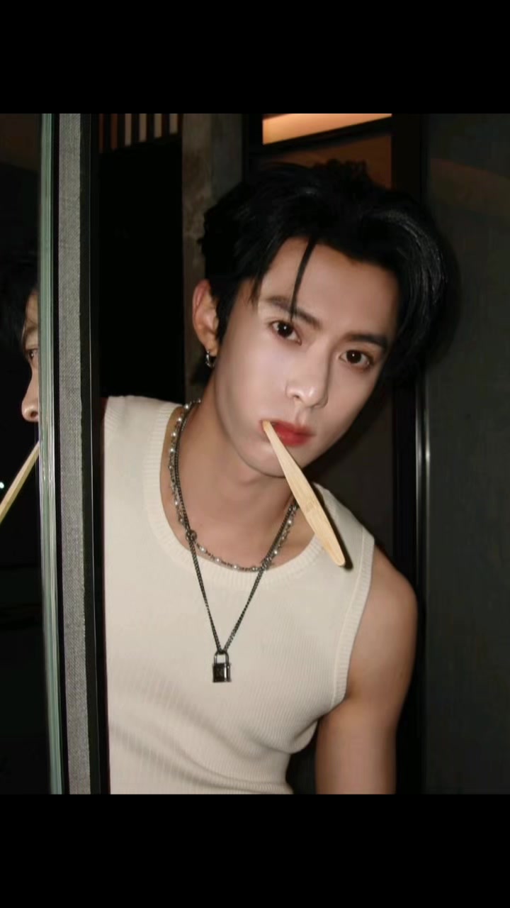 @๐๐ก๐๐ง๐ ๐ฅ๐ข๐ง๐ ๐ก๐_ๅผ ๅ่ตซ ๐