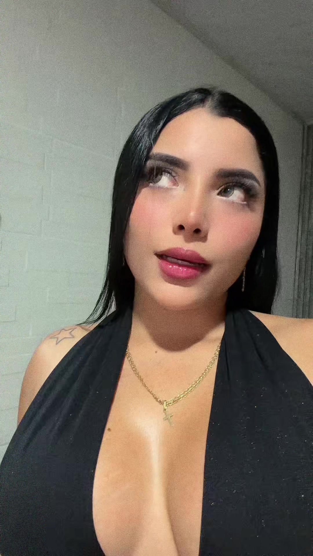 @Angiearango