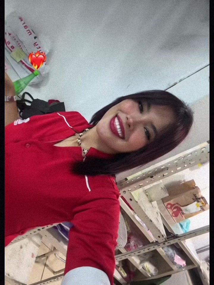 @Dom&eacute;nica Lc