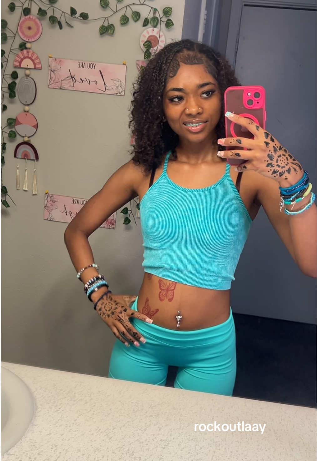 @rockoutlaay
