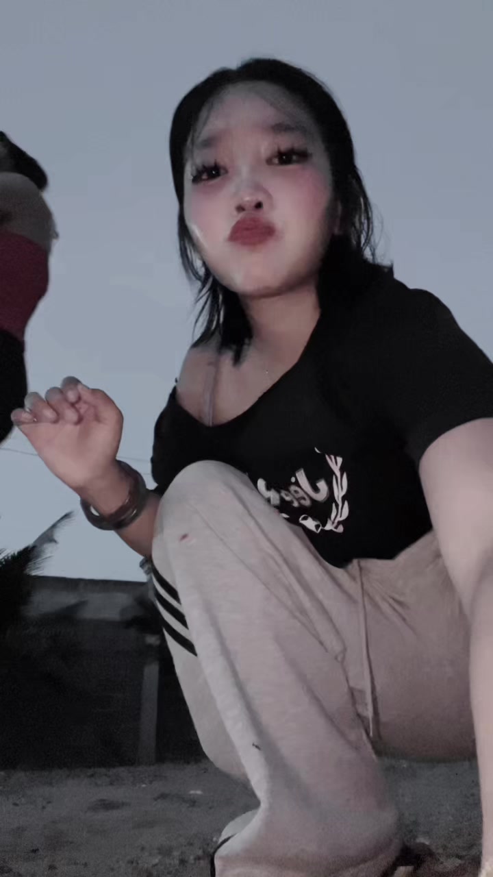 @នីលីអុីង-EING