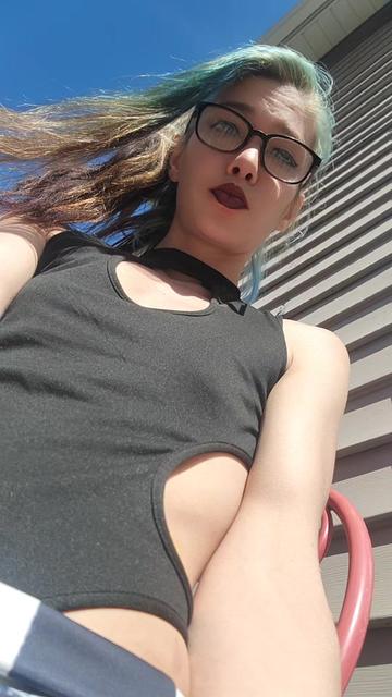 @Thegirlwiththecursemark