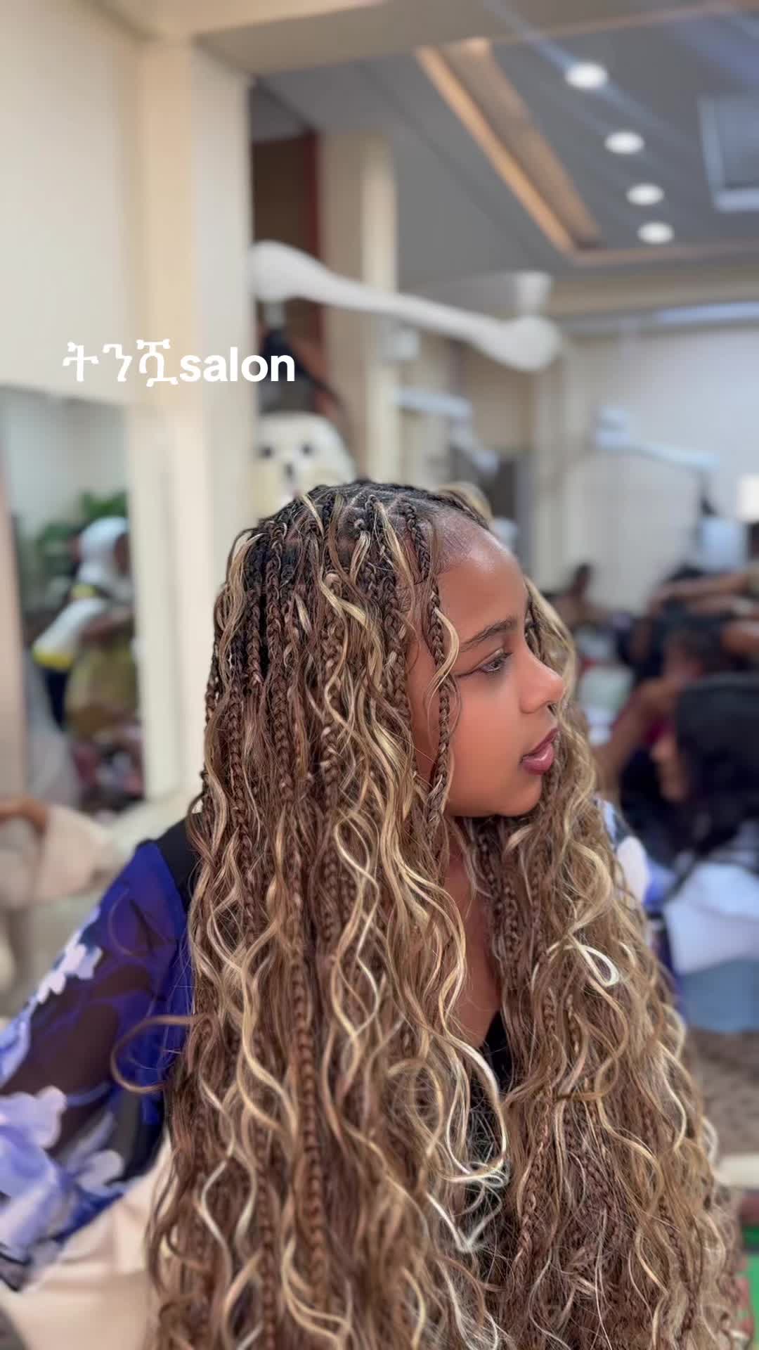 @Tommysimple-make up ትንሿ salon