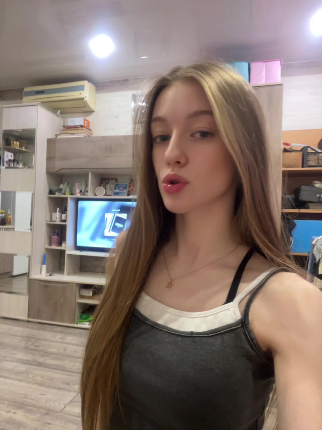 @~Викуля~💋