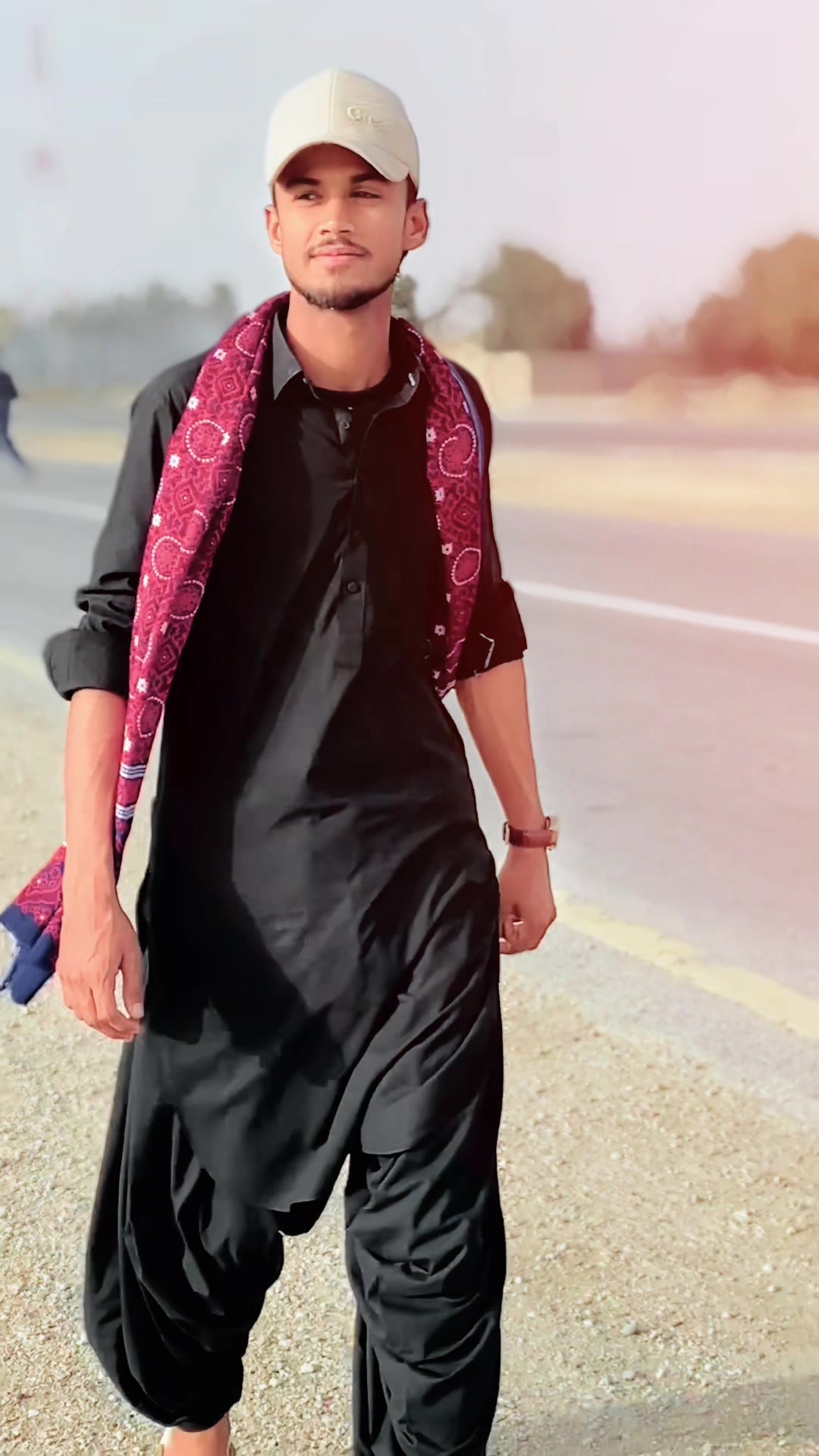 @شيراز لغاري