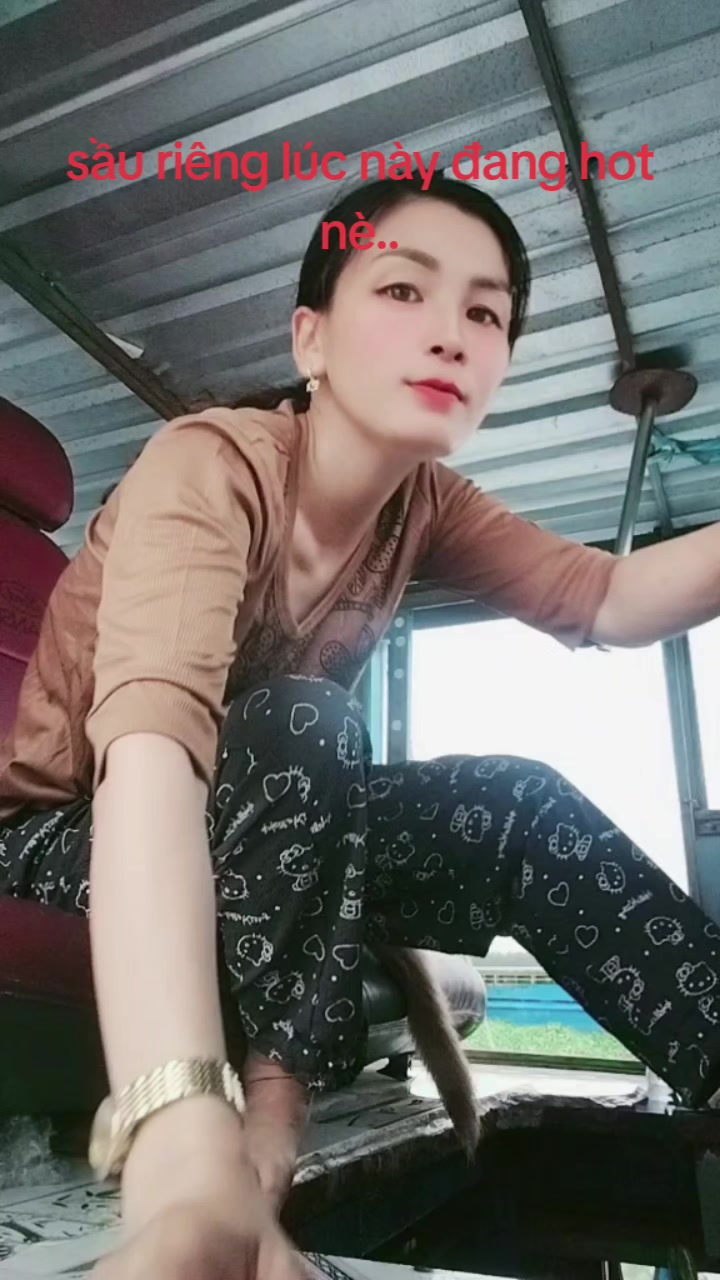 @&Uacute;t Thật hậu Giang