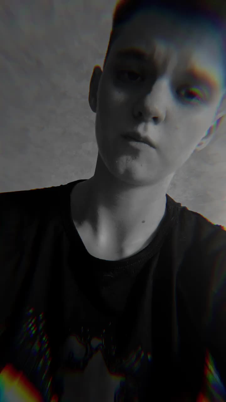 @𝓑𝓻𝓸𝓴𝓮𝓷 𝓗𝓮𝓪𝓻𝓽♡