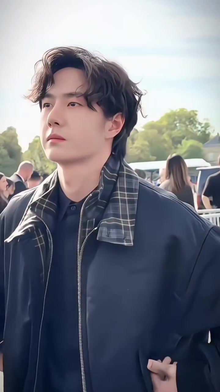 @𝑻𝑨𝑵𝑮 𝑶𝑯 王一博•𝒀𝑰𝑩𝑶𝟖𝟓
