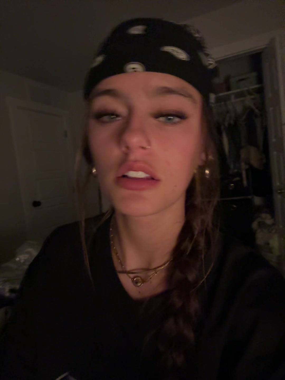 @️
