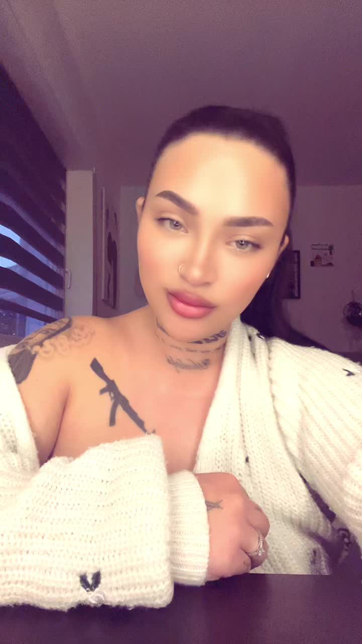 @ILoveMyFiancee👩🏻&zwj;❤️&zwj;👩🏻