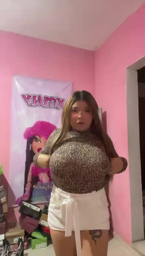 @Xitlaly_bratz