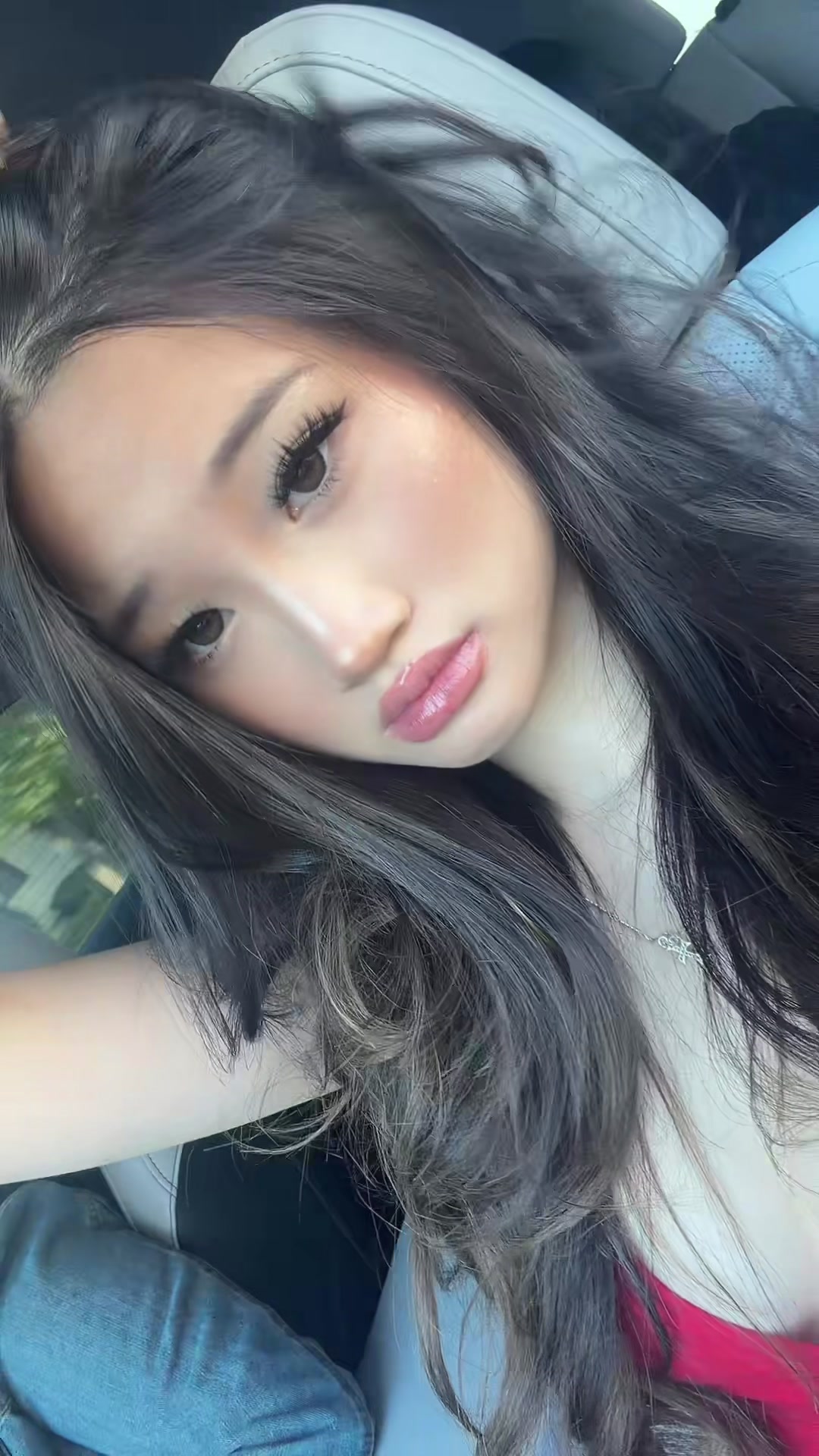 @isaqella
