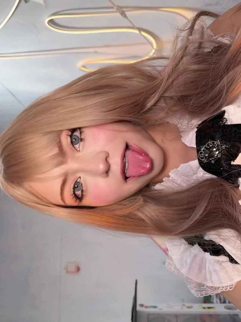 @Vania