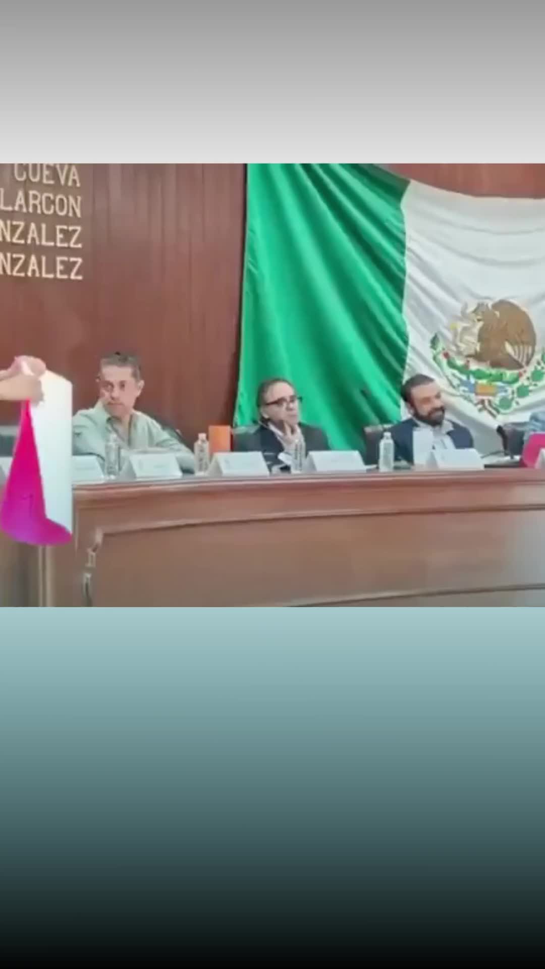 @Entre l&iacute;neas