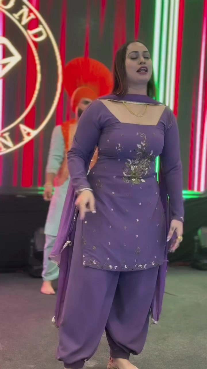 @Aj_Malika011