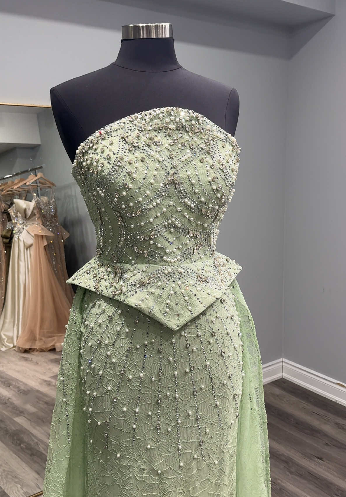 @Emerald Couture Dress Inc.