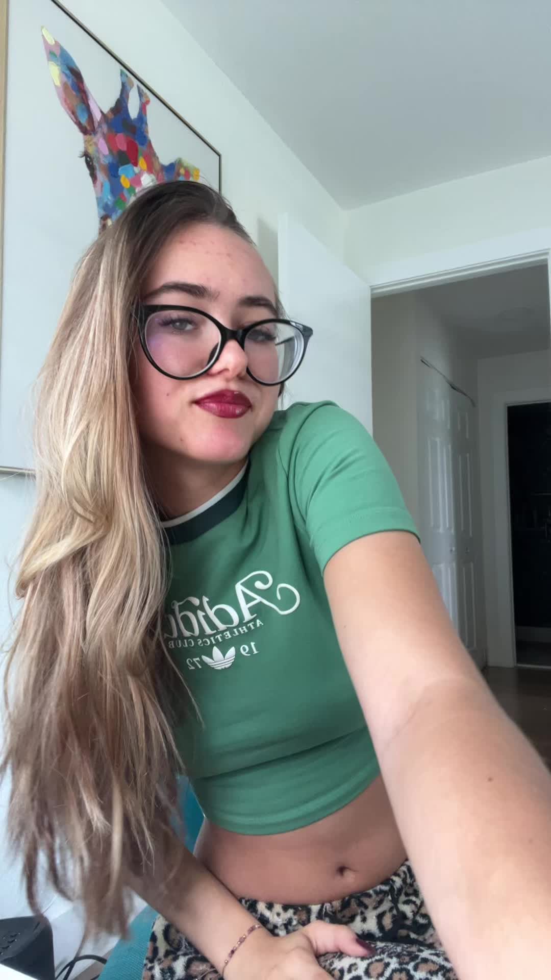 @natashatymochowicz