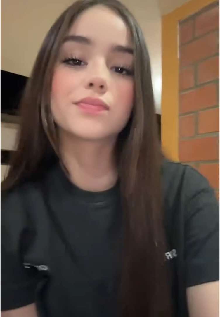 @Ana María