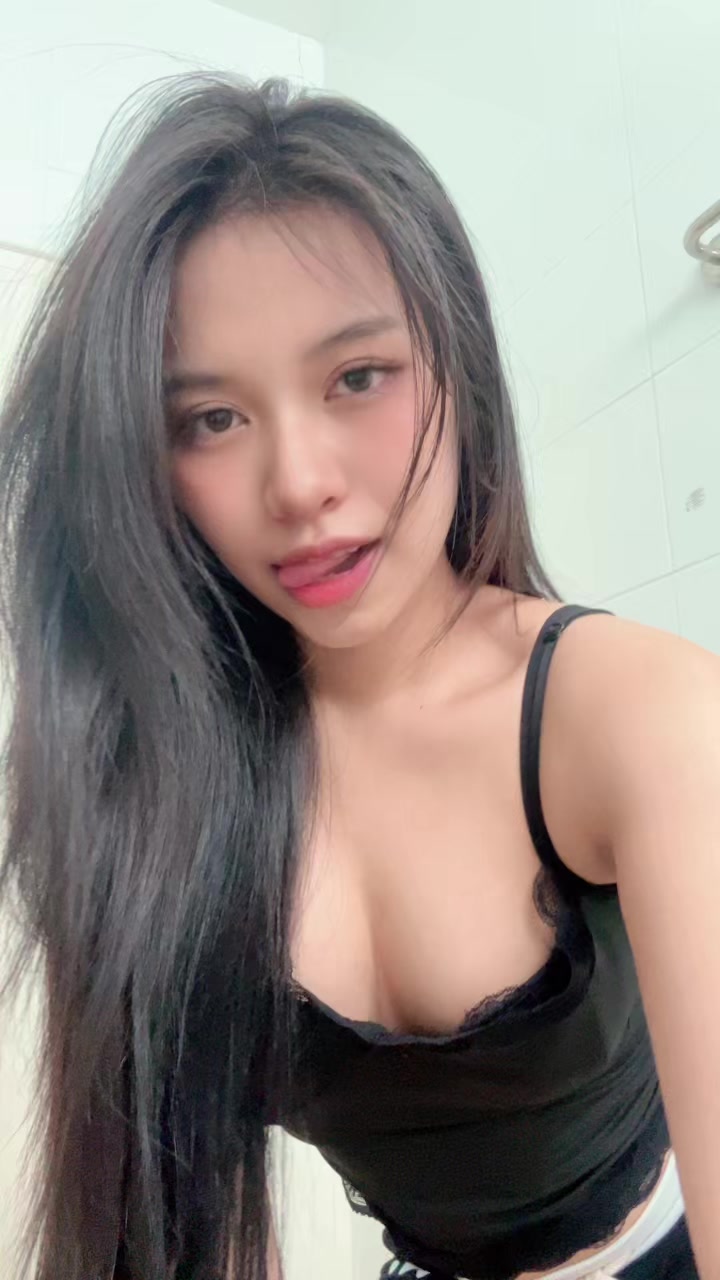 @หญิง Lee