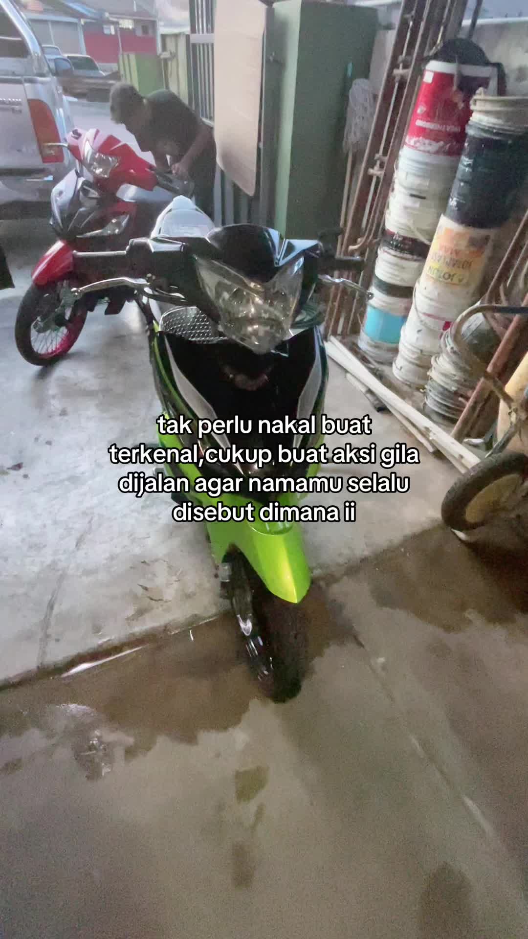 @+011