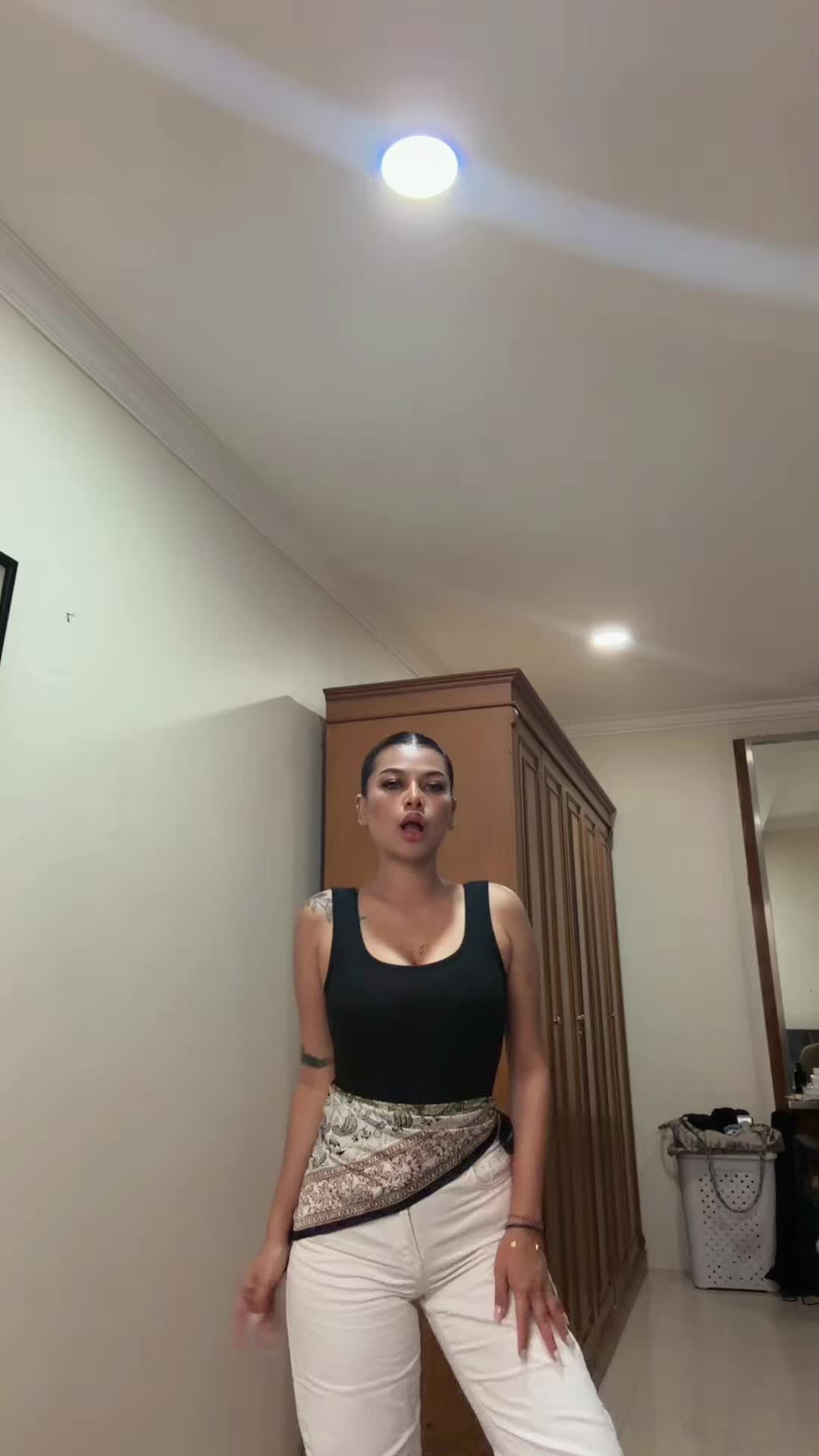 @Kikinii
